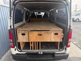 2018 Toyota HIACE - Thumbnail