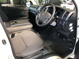 2019 Toyota HIACE - Thumbnail