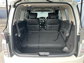 2017 Nissan Elgrand - Thumbnail