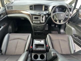 2017 Nissan Elgrand - Thumbnail