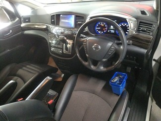 2017 Nissan Elgrand - Thumbnail