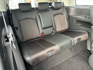 2017 Nissan Elgrand - Thumbnail