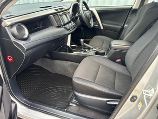 2016 Toyota RAV4 - Thumbnail
