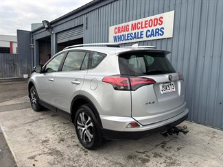 2016 Toyota RAV4 - Thumbnail