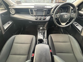 2016 Toyota RAV4 - Thumbnail