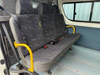 2006 Toyota HIACE - Thumbnail