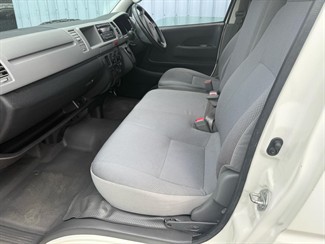 2006 Toyota HIACE - Thumbnail