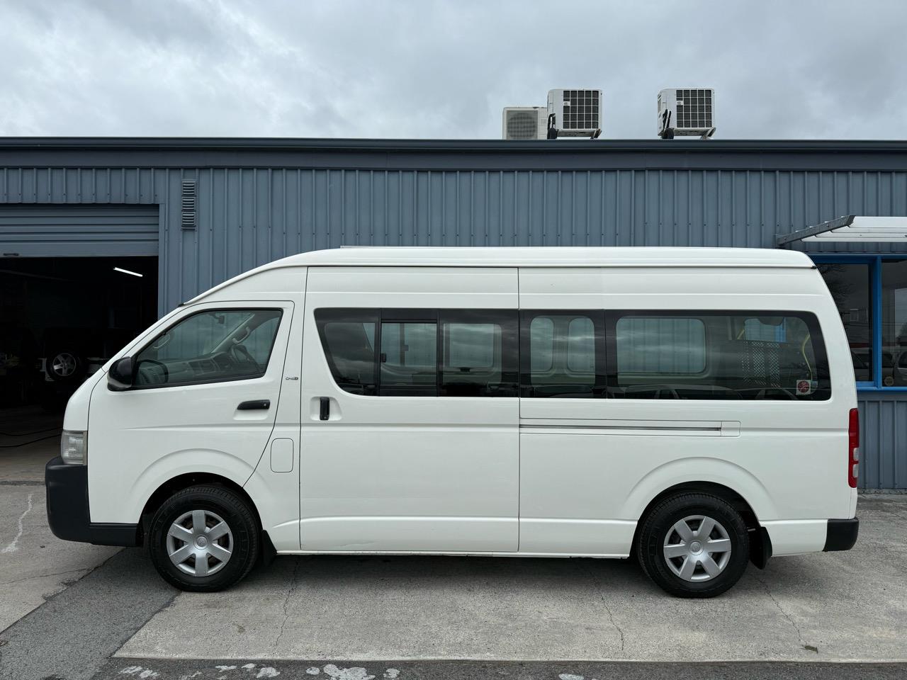 2006 Toyota HIACE