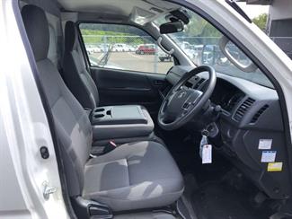 2020 Toyota HIACE - Thumbnail