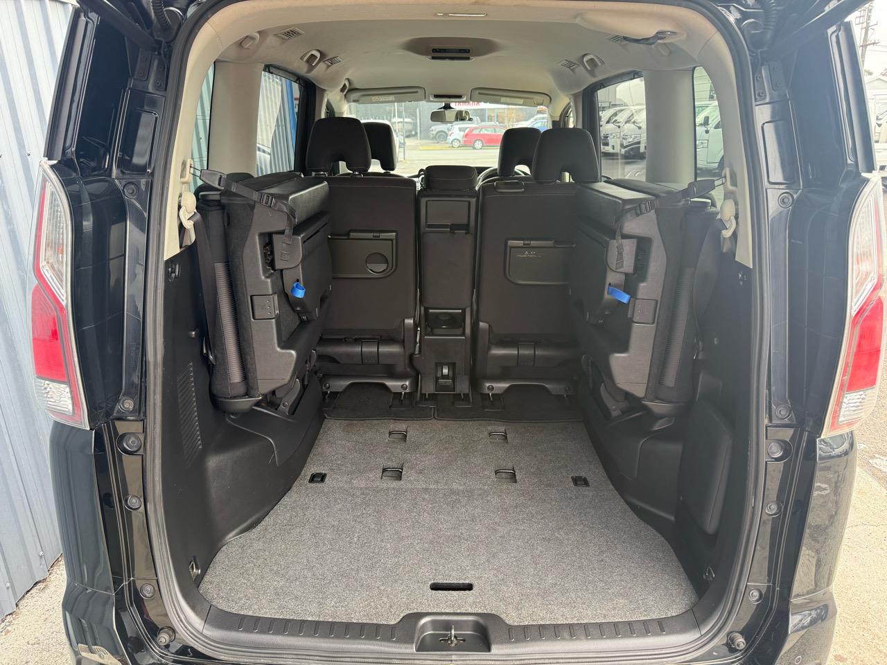 2018 Nissan SERENA