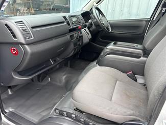 2018 Toyota HIACE - Thumbnail