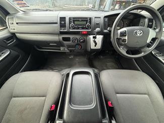 2018 Toyota HIACE - Thumbnail