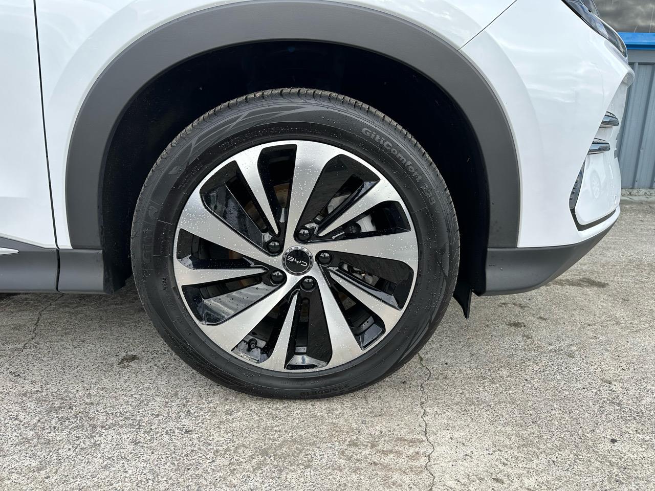 2024 BYD SEALION 6