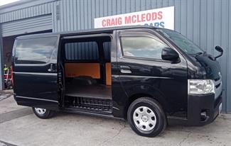 2019 Toyota HIACE - Thumbnail