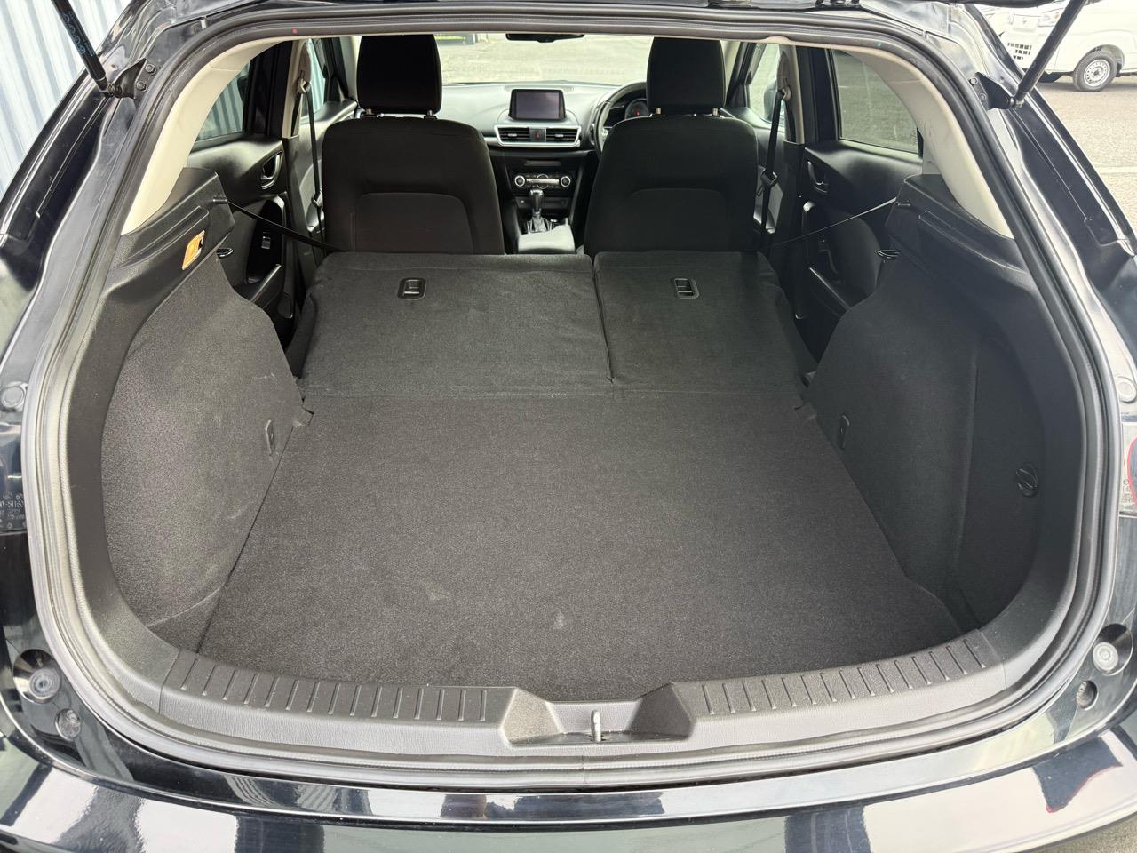 2017 Mazda Axela