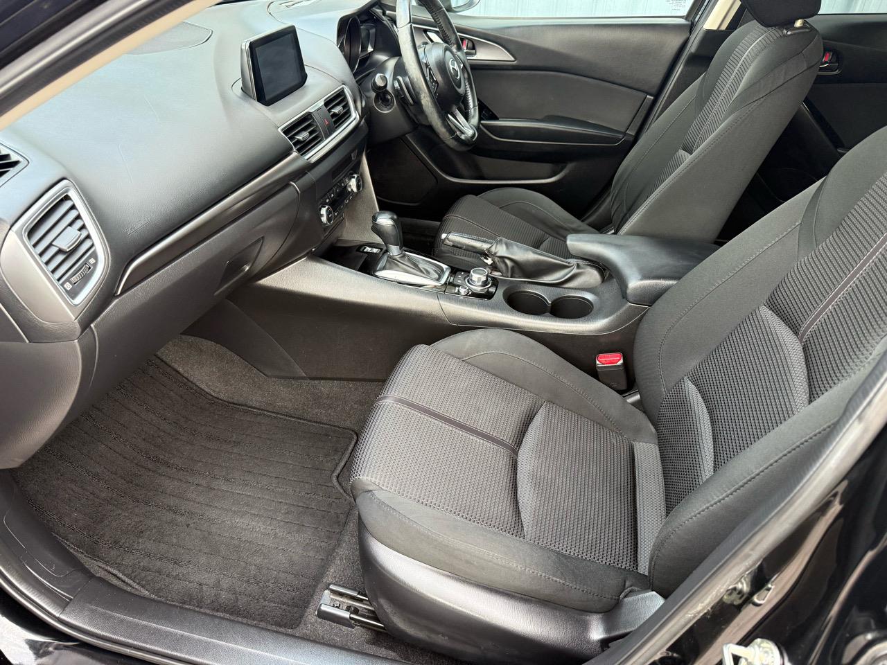 2017 Mazda Axela