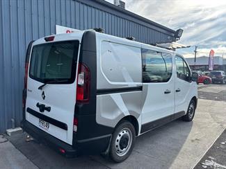 2022 Renault Trafic - Thumbnail