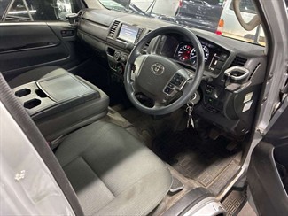 2021 Toyota HIACE - Thumbnail