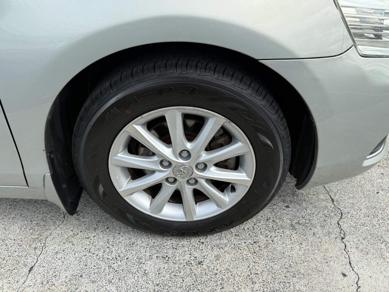 2010 Toyota Aurion