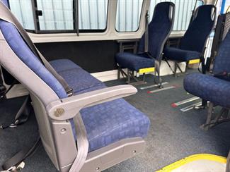 2006 Toyota HIACE - Thumbnail