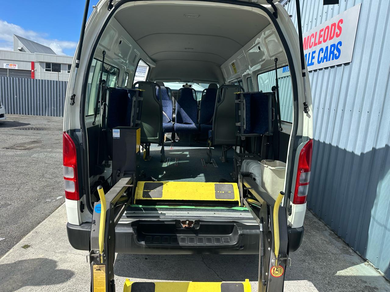2006 Toyota HIACE