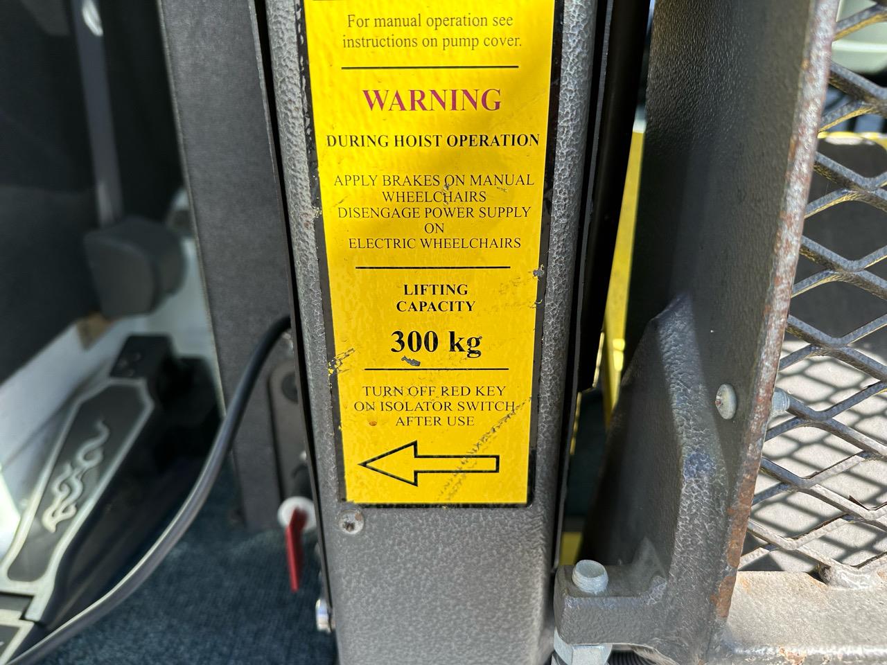 2006 Toyota HIACE