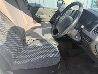 2009 Toyota HIACE - Thumbnail