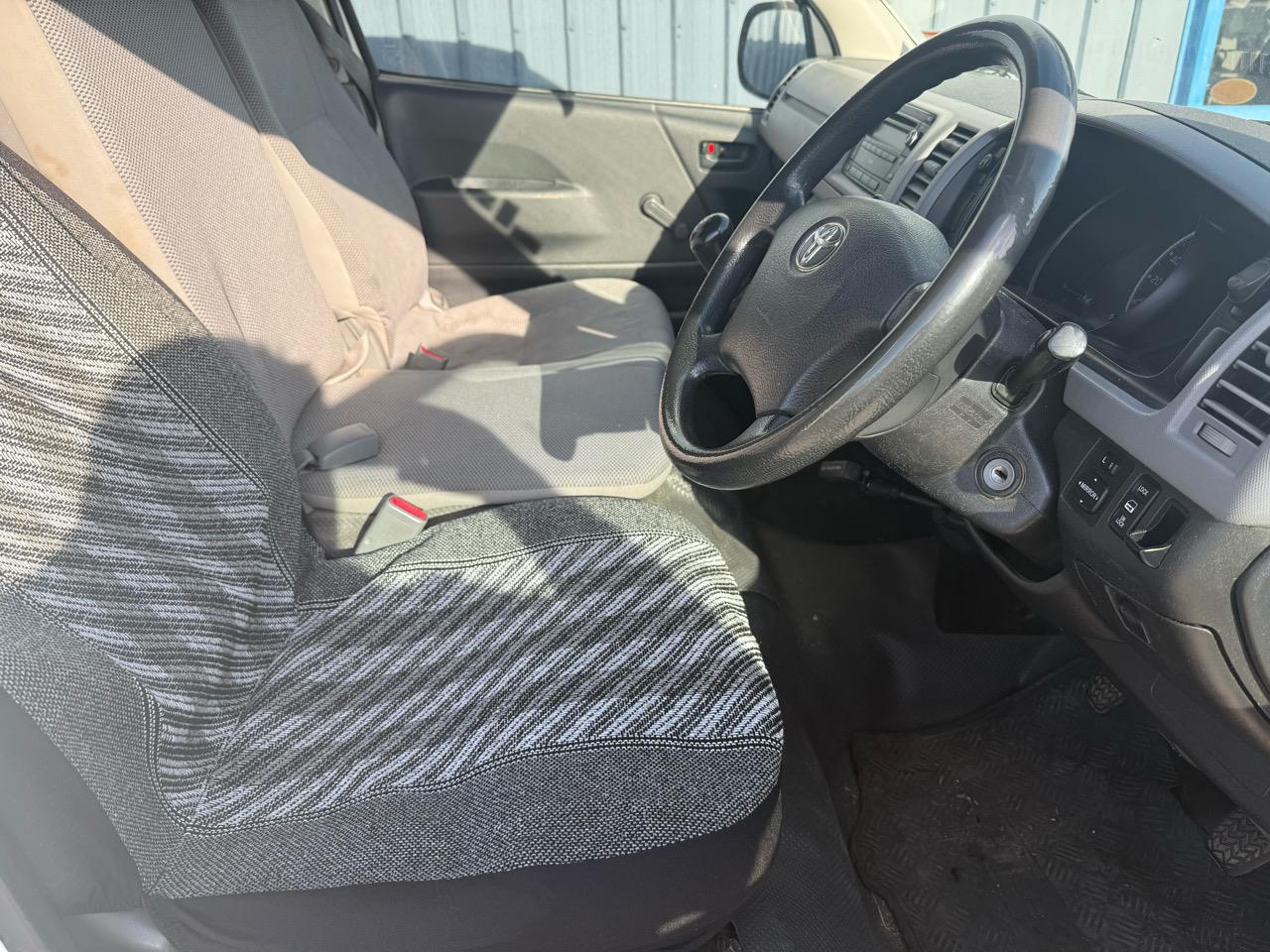 2009 Toyota HIACE