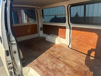 2009 Toyota HIACE - Thumbnail