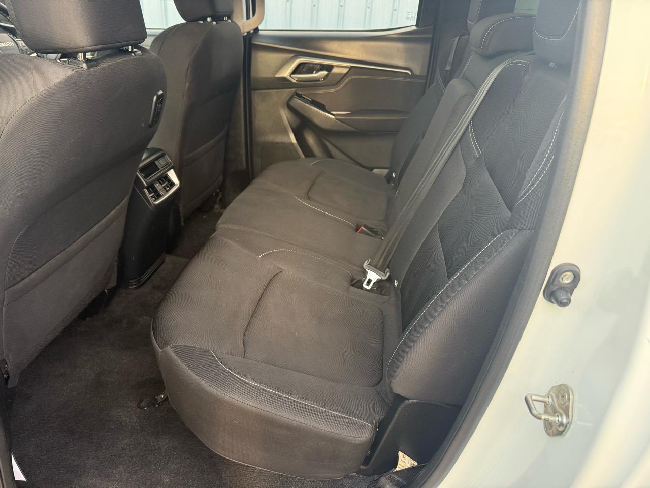 2021 ISUZU D-Max