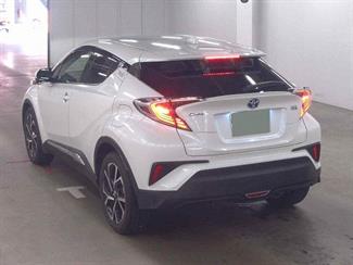 2017 Toyota C-HR - Thumbnail