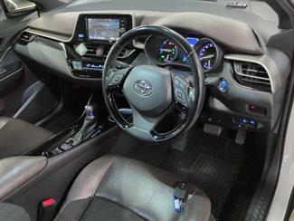 2017 Toyota C-HR - Thumbnail