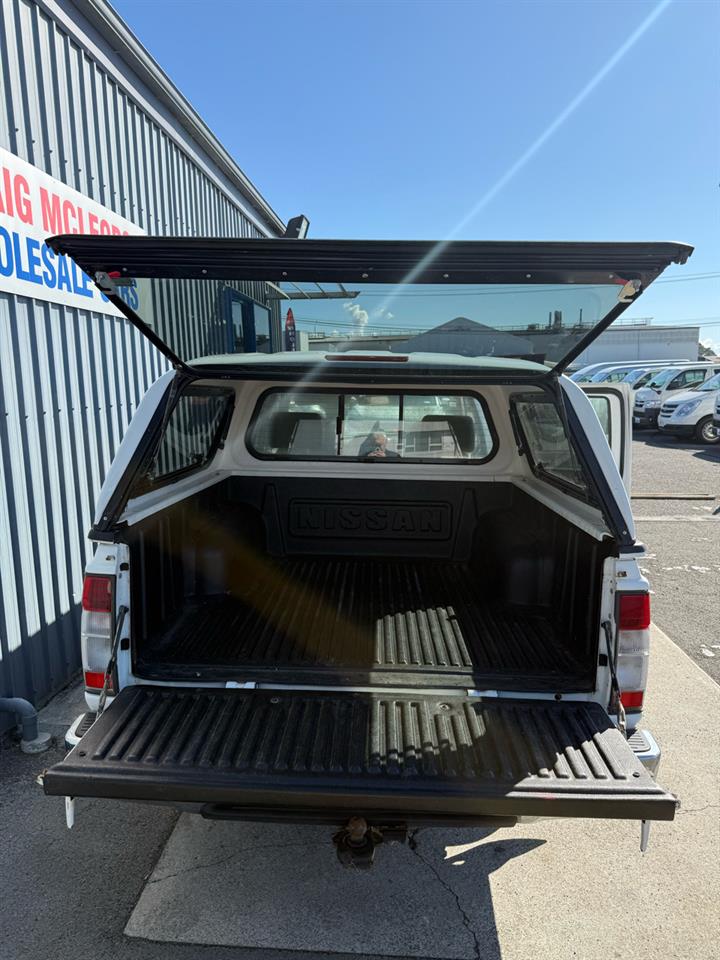 2010 Nissan NAVARA