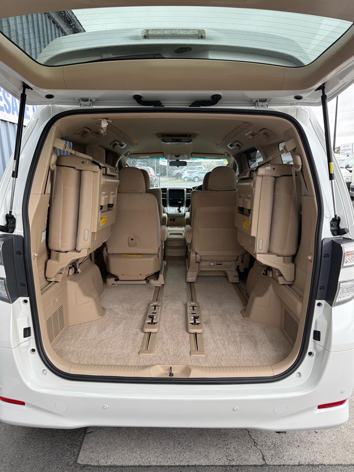 2014 Toyota Vellfire