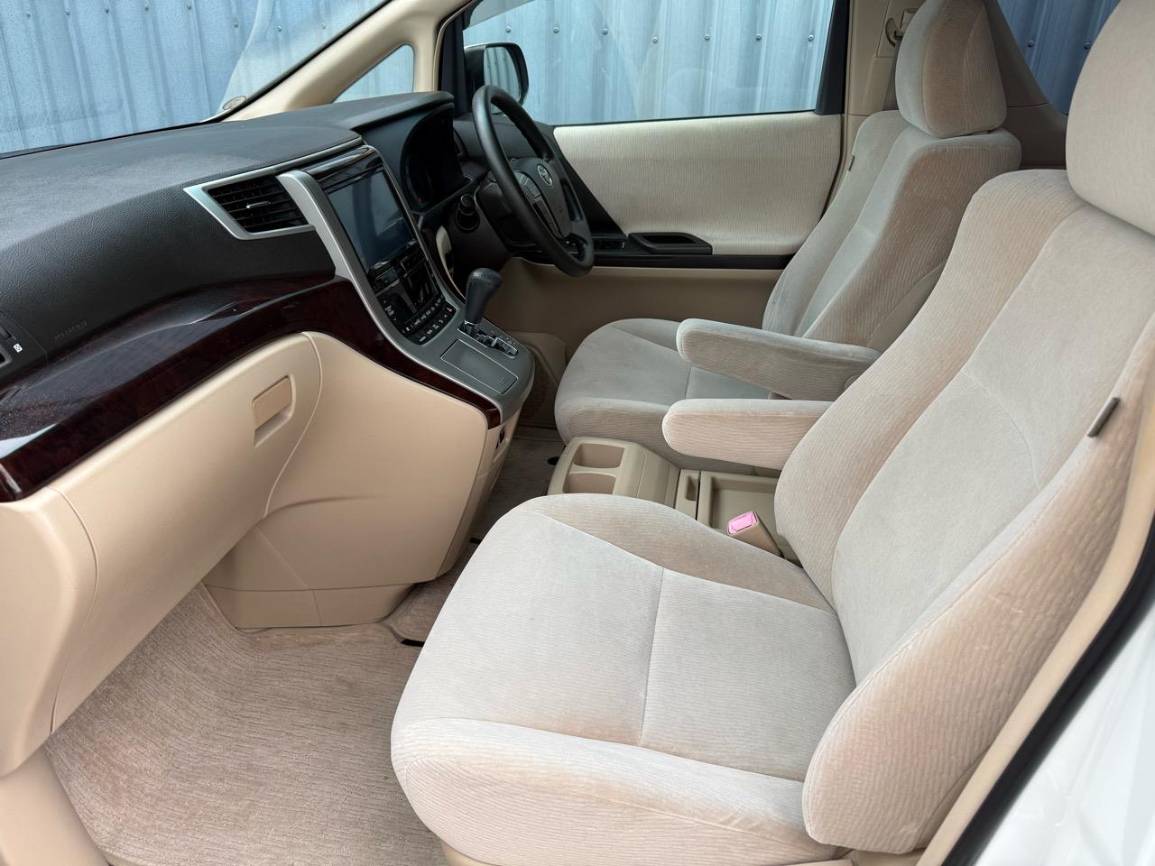 2014 Toyota Vellfire