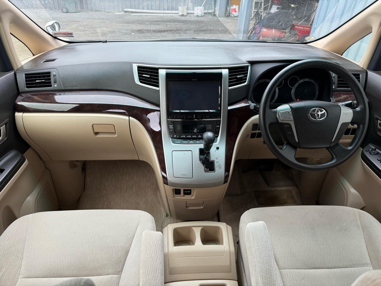 2014 Toyota Vellfire