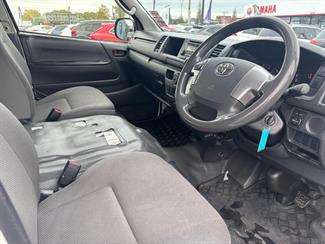 2016 Toyota HIACE - Thumbnail