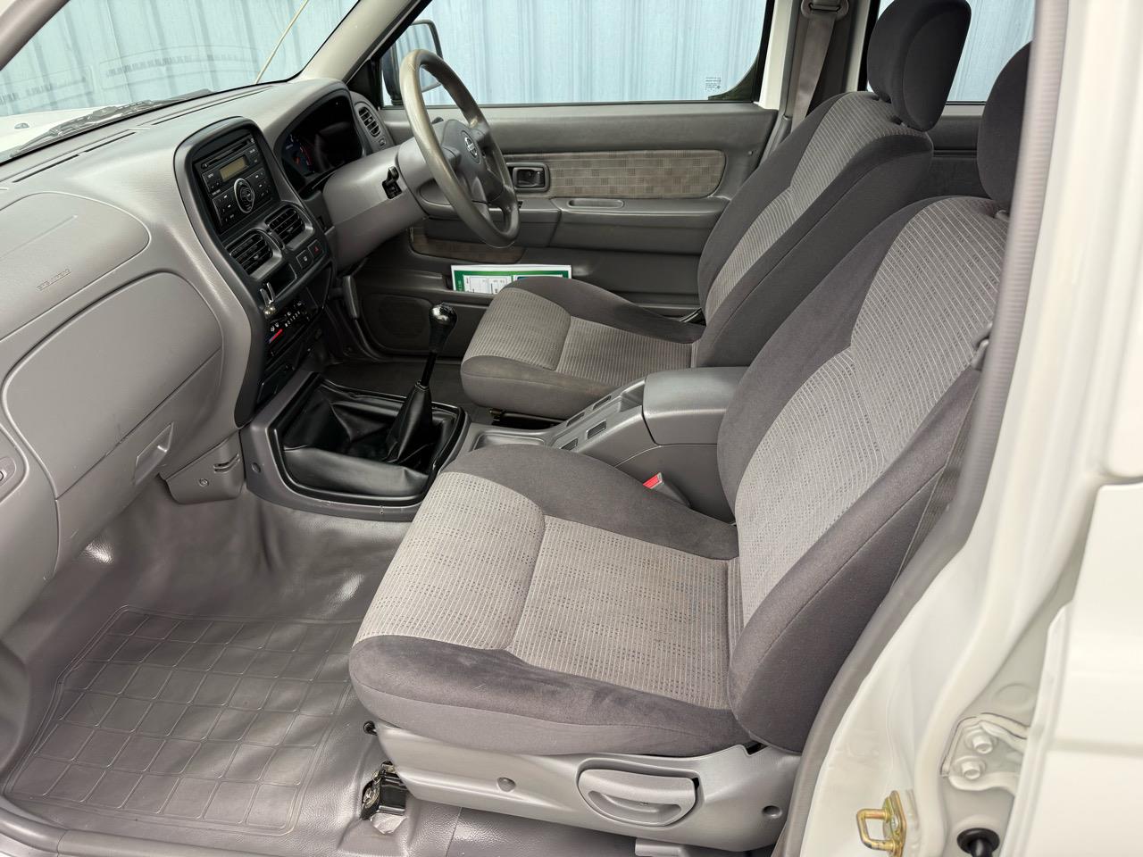 2010 Nissan NAVARA
