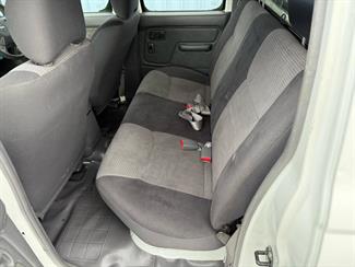 2010 Nissan NAVARA - Thumbnail