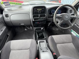 2010 Nissan NAVARA - Thumbnail