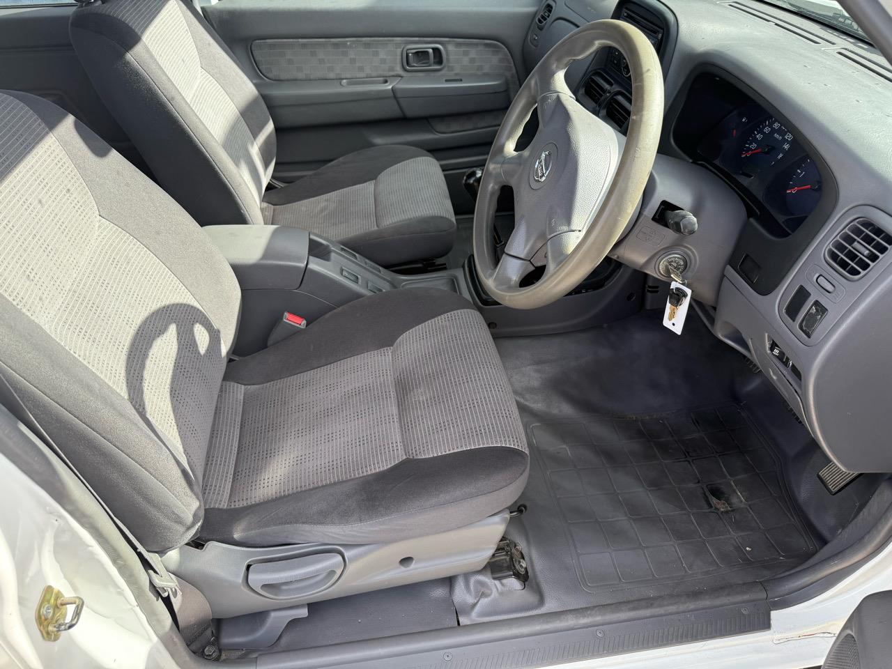 2010 Nissan NAVARA