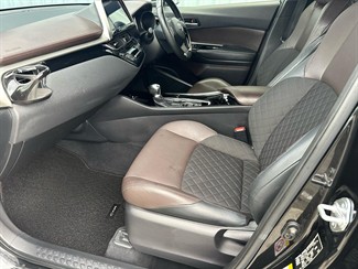 2017 Toyota C-HR - Thumbnail