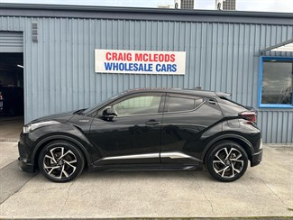 2017 Toyota C-HR - Thumbnail