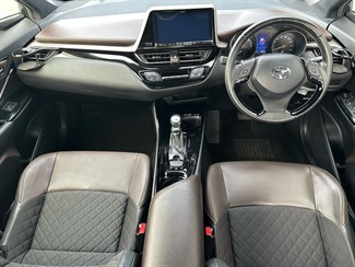 2017 Toyota C-HR - Thumbnail