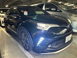 2017 Toyota C-HR - Thumbnail