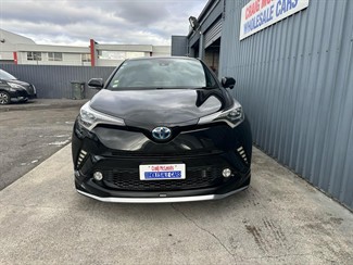 2017 Toyota C-HR - Thumbnail