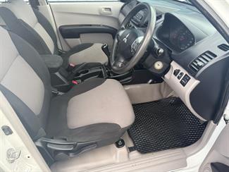 2012 Mitsubishi Triton - Thumbnail