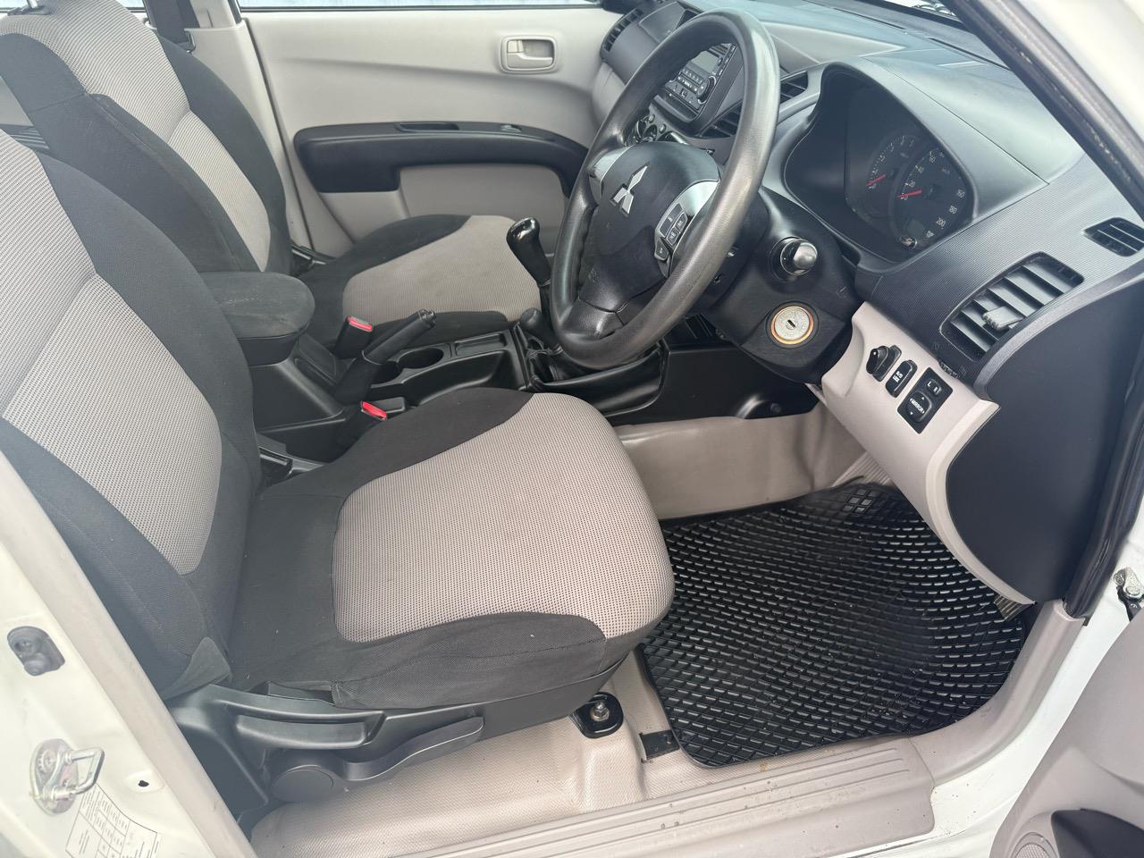 2012 Mitsubishi Triton