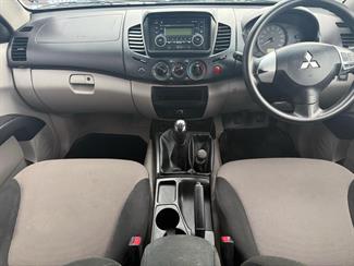 2012 Mitsubishi Triton - Thumbnail