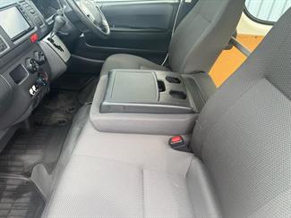 2018 Toyota HIACE - Thumbnail